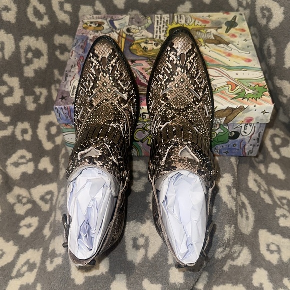 Jeffrey Campbell Calhoun Cutout Booties in Taupe Multi Snake New & Never Worn π - Picture 12 of 17
